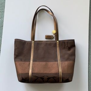Coach purse. Like new. Great shape.
